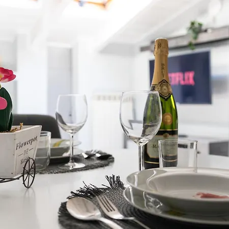 Apartment Free Parking Tiny House Wifi Netflix 15 Minuti Dal Duomo Mailand