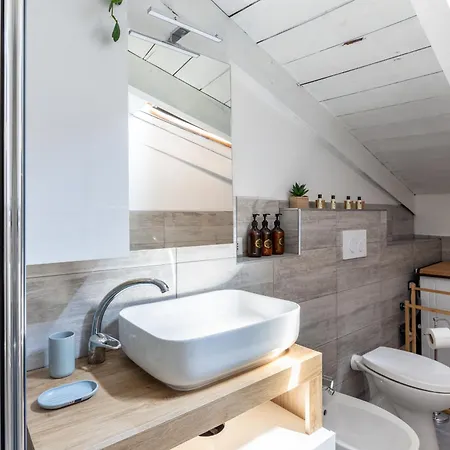Free Parking Tiny House Wifi Netflix 15 Minuti Dal Duomo Apartment Mailand